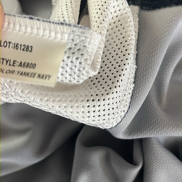 Vintage MLB New York Yankees Majestic Jersey-Top - Picture 11 of 15